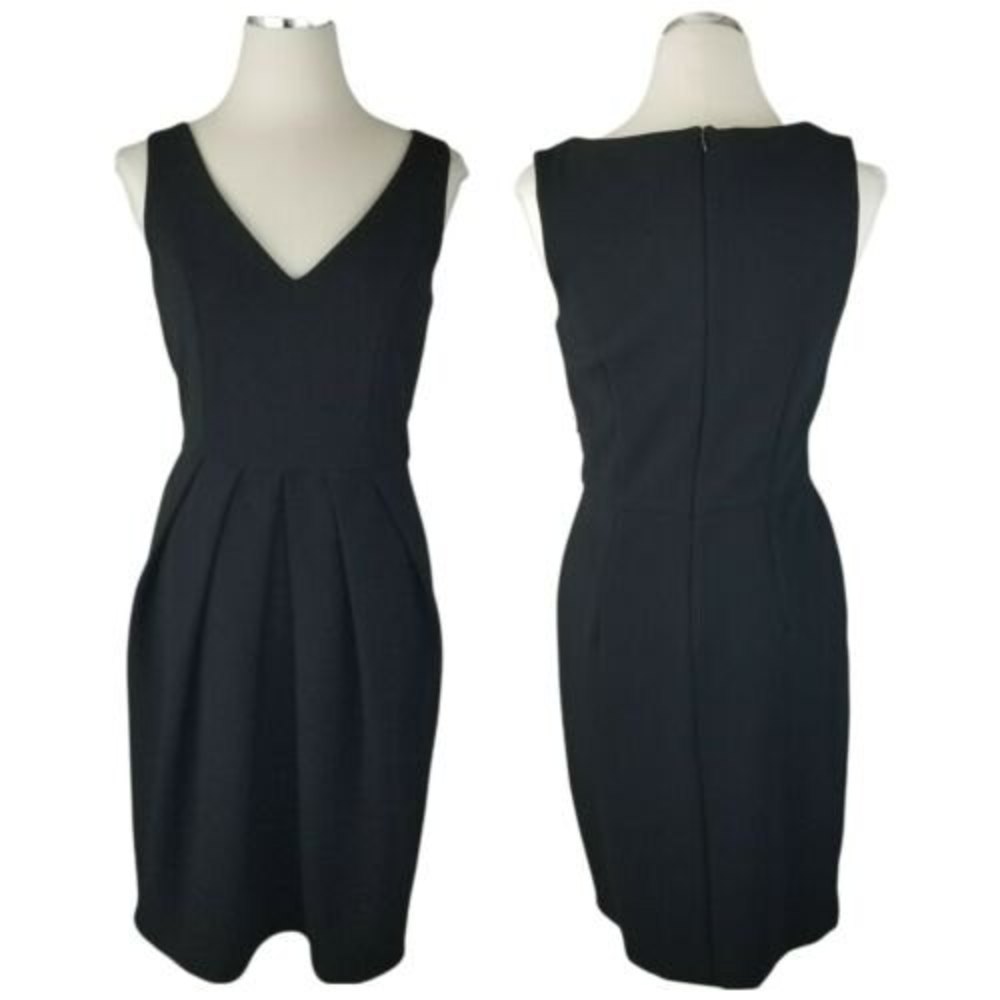 Karen Kane Black Sleeveless Sheath Dress Size Medium V-Neck Pleated Front